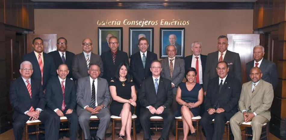 Encuentro. El Banco Popular Dominicano ofreció a directores de medios y líderes de opinión pública los resultados financieros obtenidos al concluir el año 2016, en el cual la organización financiera continuó su trayectoria de sano crecimiento.
