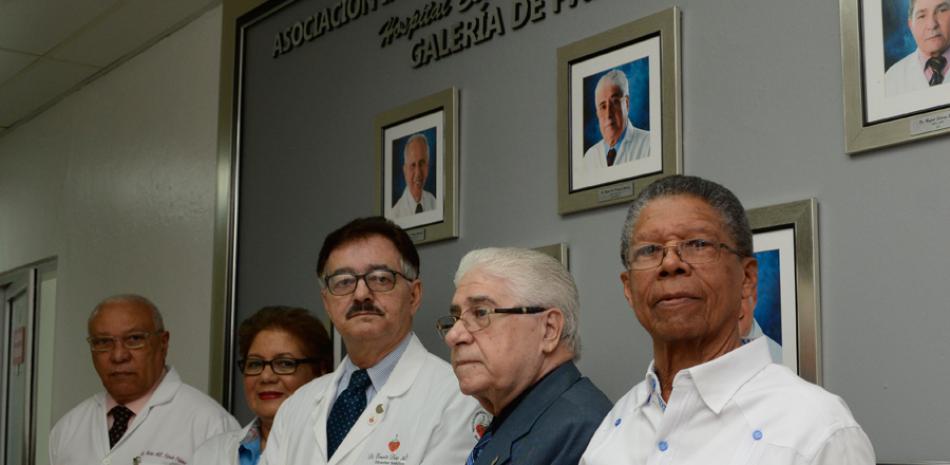 Aniversario. Personal médico del Instituto Dominicano de Cardiología durante la celebración del 53 aniversario del centro.