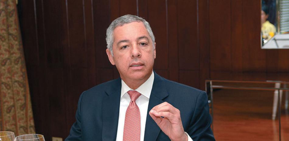 Participación. El ministro de Hacienda, Donald Guerrero Ortiz, fue el invitado al Desayuno del LISTÍN.
