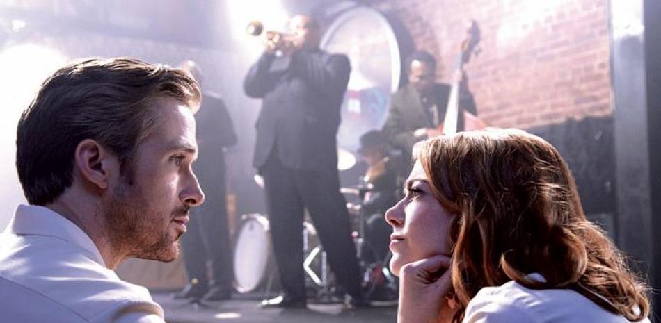 Musical. Ryan Gosling y Emma Stone en una escena de “La ciudad de las estrellas” (La La Land) de Damian Chazelle.