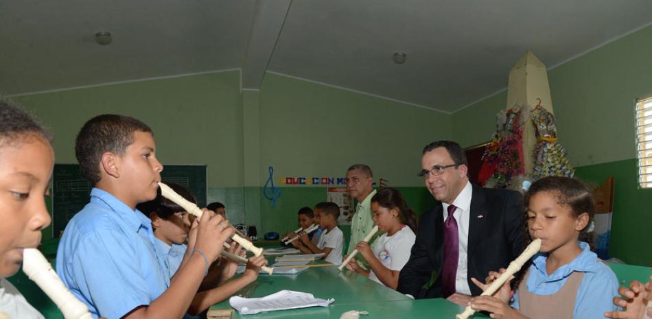 Misión. El ministro de Educación, Andrés Navarro, visitó Sabaneta.