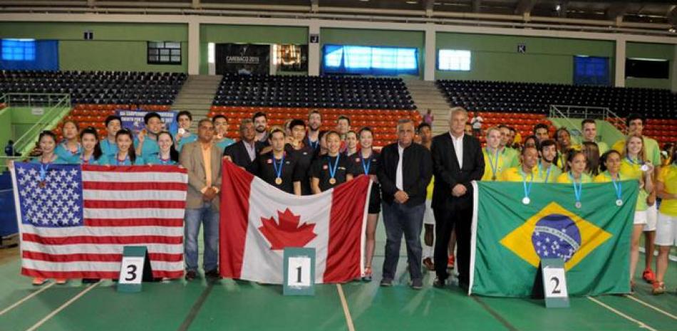 Vishu Tolan premia a los campeones de Cánada, mientras que Luis Mejía Oviedo, Generoso Castillo y Zarco Cukic galardonan con las preseas de plata y bronce a Brasil y Estados Unidos.