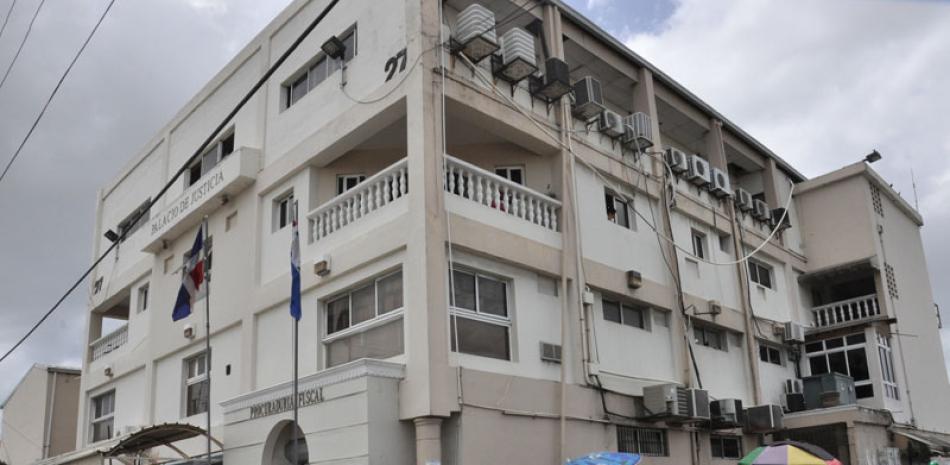 La justicia. En la Corte de Apelación de la provincia Santo Domingo tomó recientemente una decisión controversial, al anular la sentencia que condenó a 10 años de prisión a Winston Rizik Rodríguez.