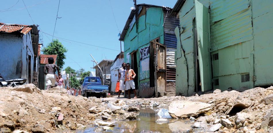 Desigualdad. Al 2016, la población dominicana albergaba 3,213,740 personas en condiciones de pobreza, 161,370 menos que en el 2015.