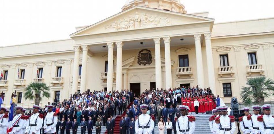 Asistentes. El acto encabezado por el presidente Danilo Medina contó con la participación de funcionarios del Gobierno y personal del Palacio Nacional.