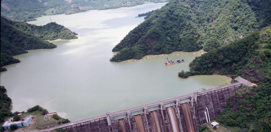 Reserva. La presa Valdesia está completamente llena, lo que garntiza el abastecimiento de agua para los agricultores aguas abajo del embalse y para el Gran Santo Domingo.