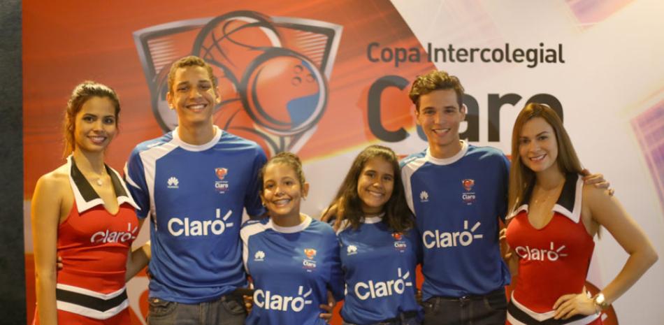 Integrantes del equipo del colegio Luis Muñoz Rivera que participa en el torneo intercolegial.