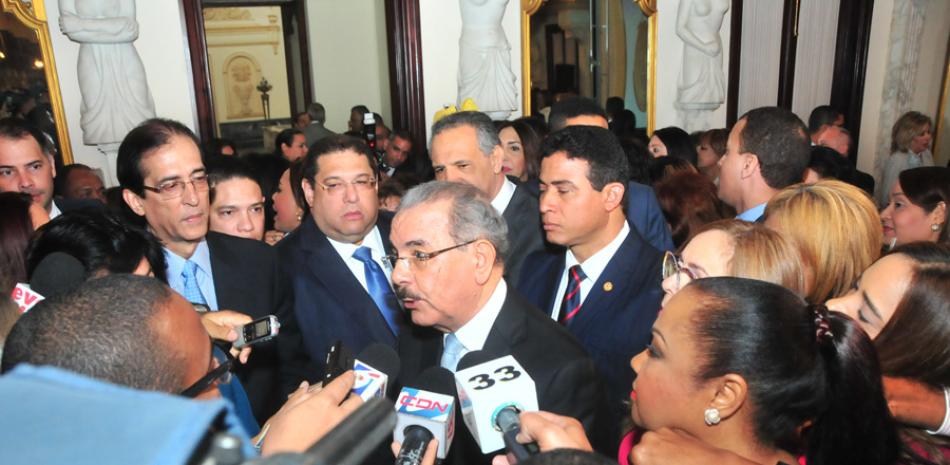 Defensa. Danilo Medina: “La verdad va a salir; yo sé que hay mucha gente que quisiera verme nadar en el lodo, pero que esperen las investigaciones, que van a salir”.