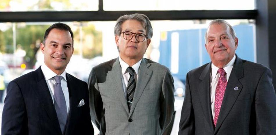 Alfredo Najri, Hiroyuki Makiuchi y José Antonio Najri.