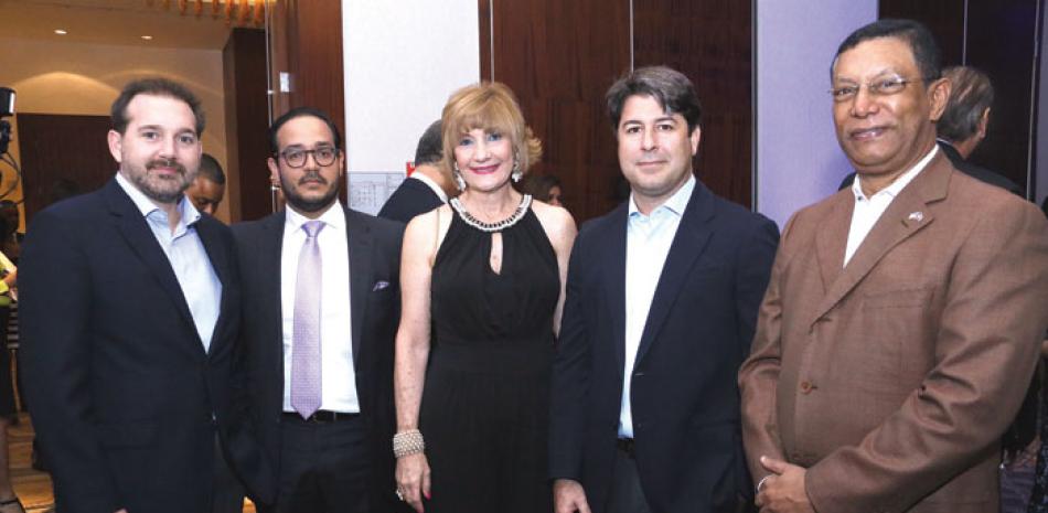 Carlos Tejeda, José Quiroz, Susana Villanueva, Rafi Blanco y Pedro Díaz Ballester.