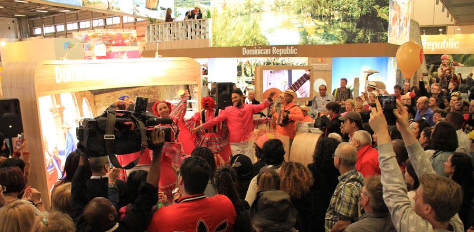 Cultura. El Mitur realiza una exhibición del baile tradicional del país.