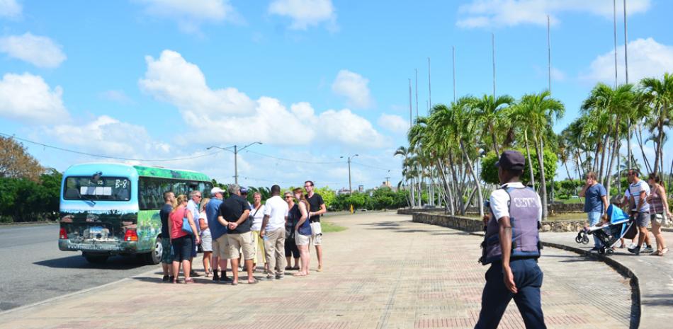 Lamento. Residentes en los alrededores del Faro a Colón reclaman mayor patrullaje ante la inseguridad en esa zona turística.