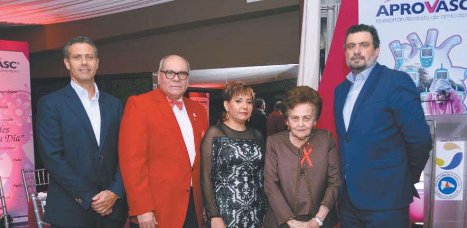 Benjamín Palmero, Donaldo Collado, Cándida Hernández, Mary P. Marranzini y Xavier Pacios.