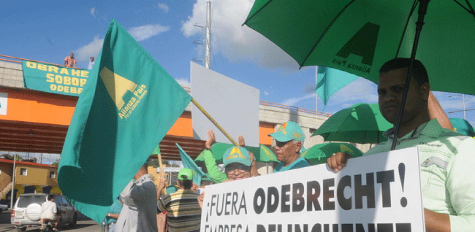 Preparativos. La ‘marcha verde’ será realizada hoy en Santiago a las 10:00 de la mañana contra la impunidad y la corrupción.