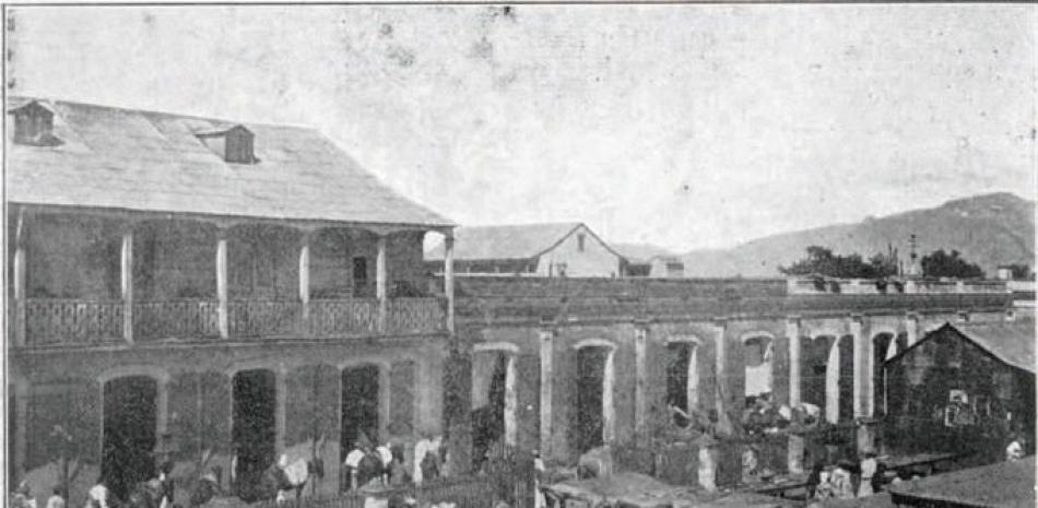 Comercio. Vista parcial de la plaza del Mercado de Santiago a fines del siglo XIX, lugar donde Alix vendía sus décimas en hojas sueltas.
