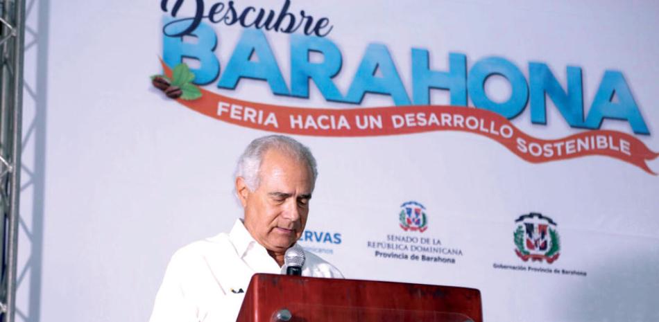 Evento. Virgilio Pérez Bernal, presidente del Clúster Turístico y Productivo de Barahona, mientras daba la bienvenida a la Feria.