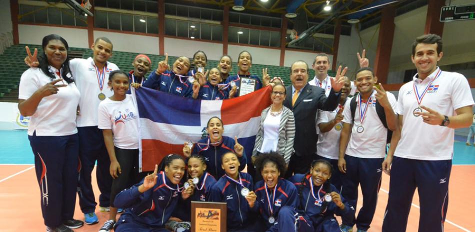 Campeonas. El equipo dominicano se proclamó como campeón de la justa del pasado año.