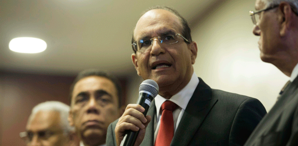 El presidente de la JCE. Julio César Castaños Guzmán, ha reiterado la necesidad de aprobar la ley de partidos y la de régimen electoral.