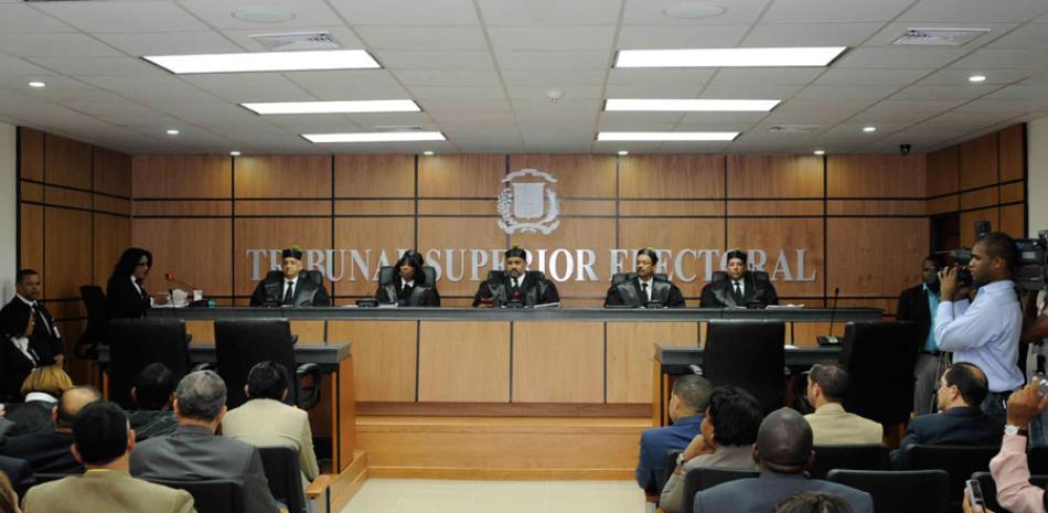 Los jueces sostienen que al examinar los documentos que integran el expediente para emitir la sentencia del 31 de enero de 2017.