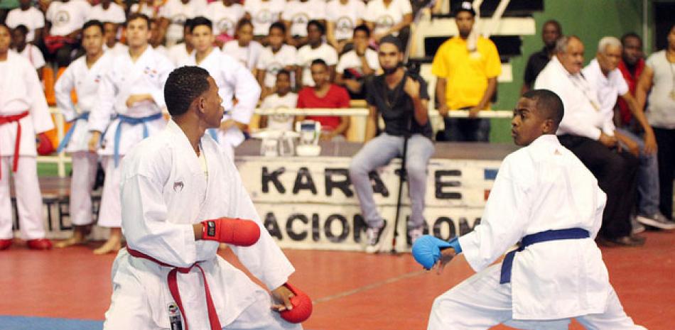 Acción en una de las competencias de karate correspondiente a la apertura de las convivencias curriculares.