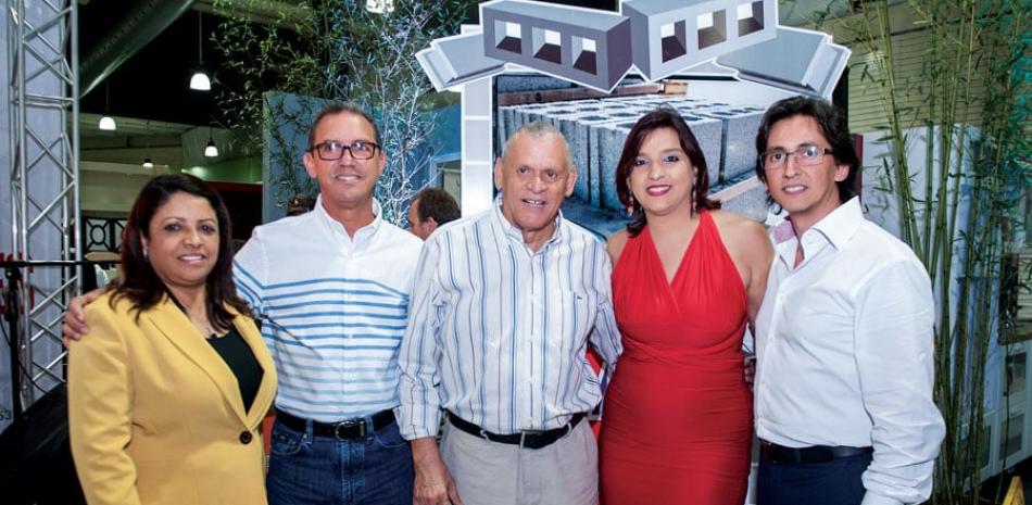 Dionisia Acevedo, Héctor Hernández, Fulgencio Morel Ochoa (Don Yeyo), Yokarla Rodríguez y Francisco Díaz.