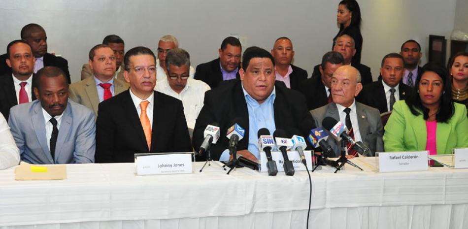 Día de los Ayuntamiento. Radhamés Castro, Johnny Jones, Rafael Hidalgo y Rafael Calderón en rueda de prensa.