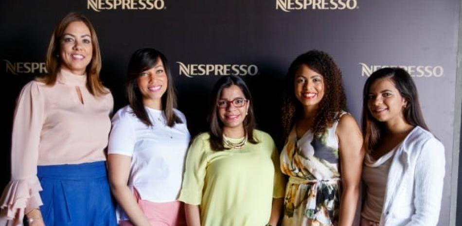 Laura Ramírez, Michelle Despradel, Sharlyn Rodríguez, Caroline Beltre y Noelia Joaquín.