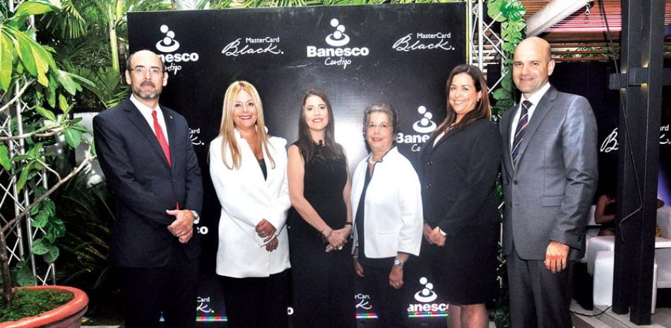 Roberto Despradel, María Clara Álviarez, Rosangel Ravelo, Carmen Álvarez, Delma Reyes y Gabriele Zuliani.
