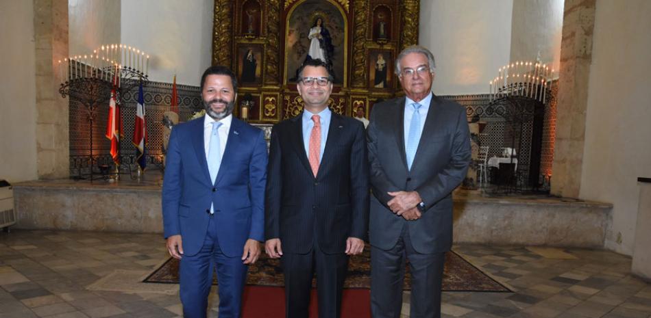 Eduardo Cruz, Alberto Cruz y Gabriel José Roig.