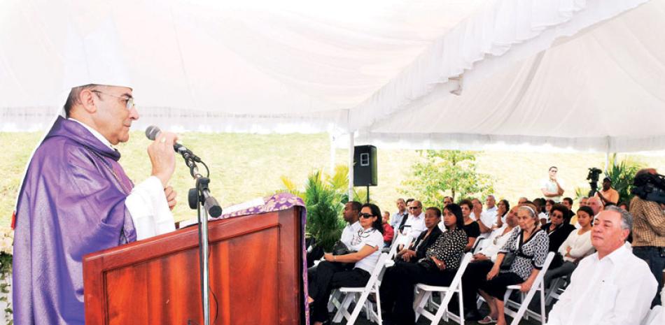 Prelado. Esta imagen muestra una de las últimas apariciones en público de monseñor Amancio Escapa, obispo auxiliar emérito de la Arquidiócesis de Santo Domingo.