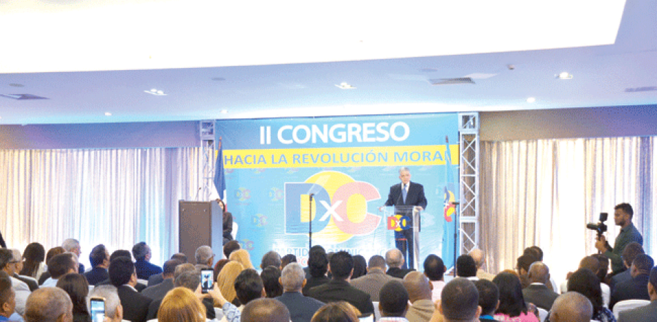 Discurso. Eduardo Estrella, presidente del partido DxC, pidió eficiencia en manejo de recursos, transparencia, orden y castigo a corruptos, en el II Congreso de la organización.
