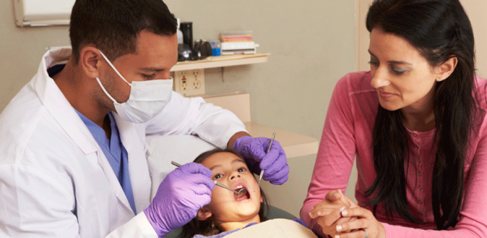 A tomar en cuenta. La educación es una parte fundamental en la prevención oral. Lo ideal es que el niño sea llevado al odontólogo desde la salida del primer diente y realizarle sus consultas cada seis meses.