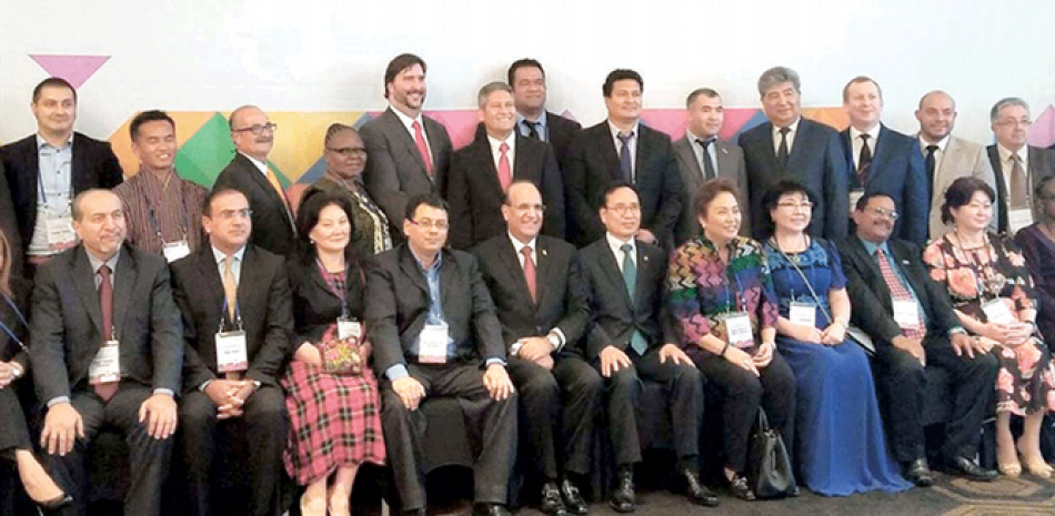 Corea del Sur. El presidente de la JCE, Julio César Castaños Guzmán, encabeza la misión de observadores de la A-WEB.
