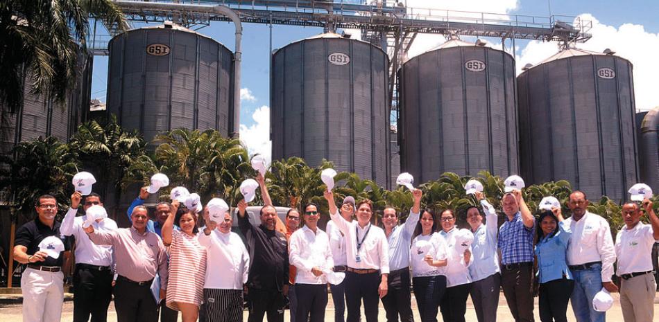 Encuentro. La compañía Font Gamundi abrió las puertas de su factoría para que periodistas conocieran del proceso por el que pasa el arroz.