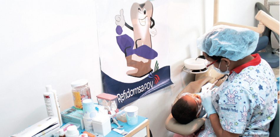 Meta. Ofrecer tratamientos dentales y educación preventiva a través de clínicas permanentes y móviles.