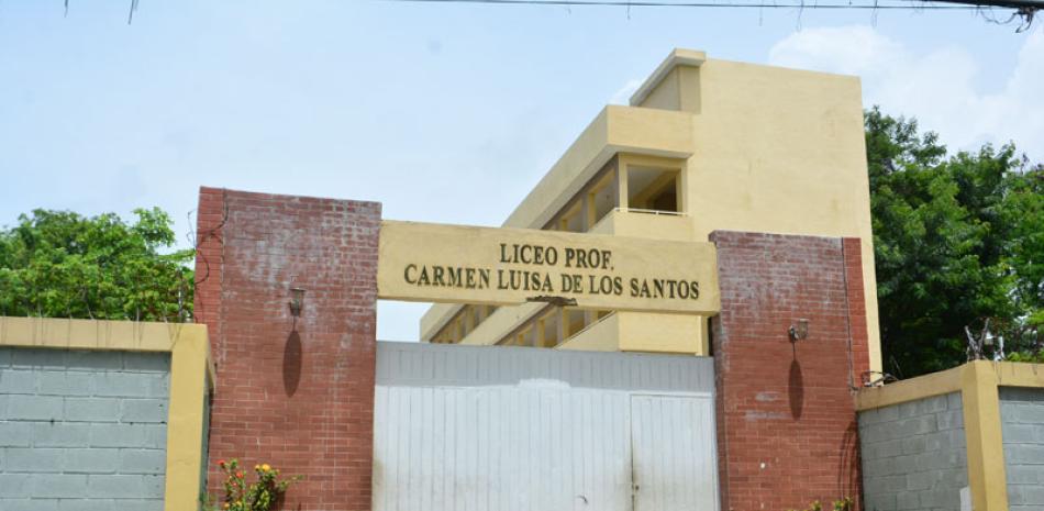 El director del liceo, Profesora Carmen Luisa de los Santos, dijo que el incidente ocurrió el viernes 5 de este mes.