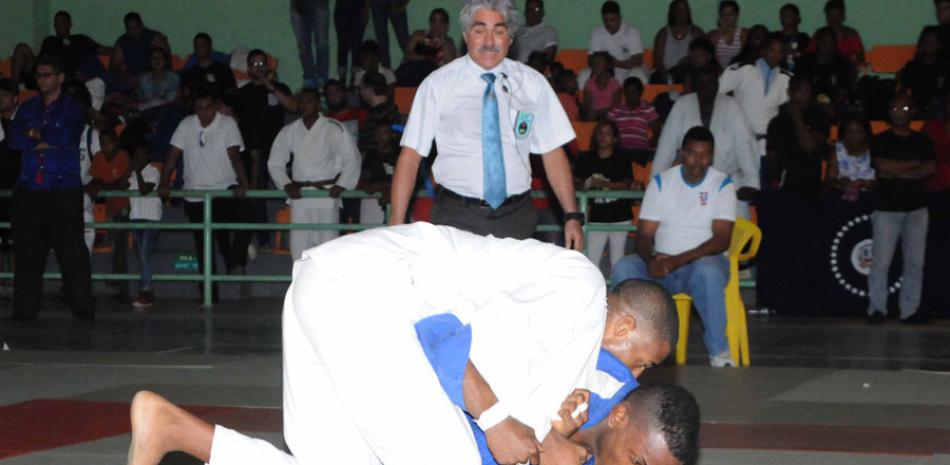 Acción del torneo de judo de los Juegos Deportivos Militares celebrado en Bayaguana.