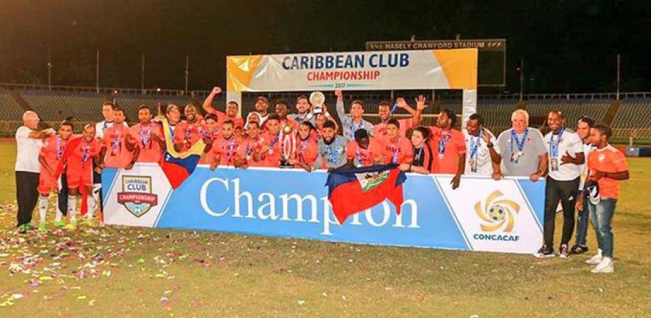 Ganador. Los integrantes del equipo Cibao FC que clasificó para la Liga de Campeones de la CONCACAF.