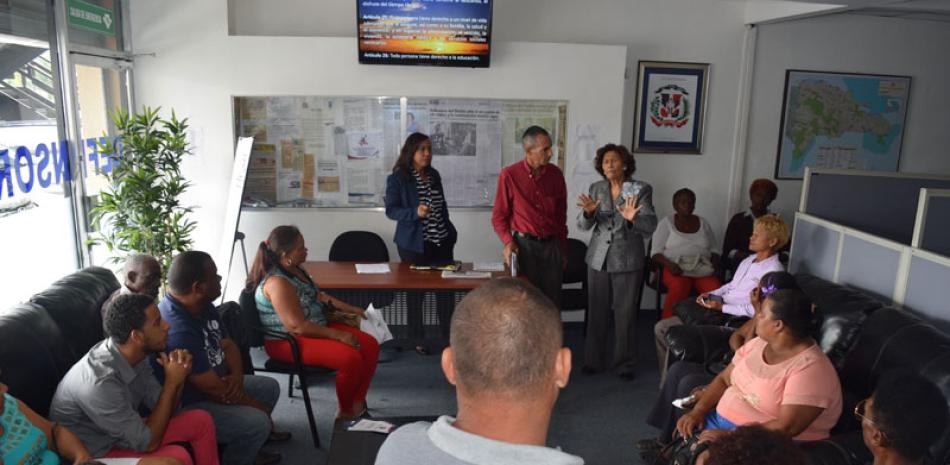 Comunitarios visitaron a Zoila Martínez, Defensora del Pueblo.
