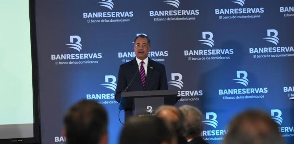 Encuentro. El administrador general de Banreservas, Simón Lizardo Mézquita, habló en el desayuno empresarial celebrado ayer.
