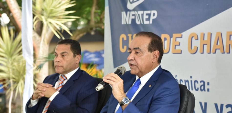 Rafael Ovalles, director general de Infotep y Julio Amado Castaños Guzmán, rector de Unibe.