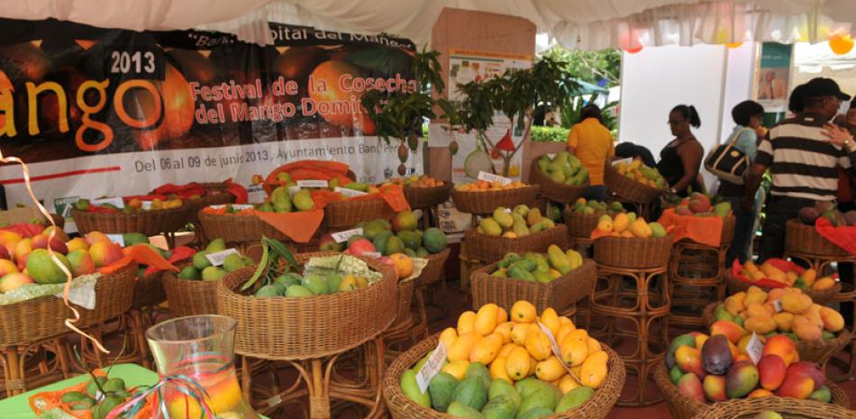 Evento. Expo Mango además de ser un foro de negocios orientado a promover el intercambio entre los diferentes sectores que intervienen en la producción, comercialización y procesamiento del mango, tiene la intención de promover el atractivo ecoturístico de Baní, "la capital del mango".