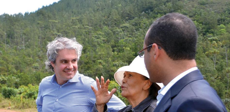 Dato. Zoila Martínez Guante destaca el avance en materia de reforestación y recuperación ambiental en Loma Ortega.