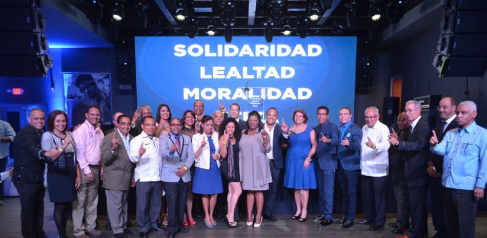 Figuras. Cristina Liriano, al centro, con el equipo que la apoya para las elecciones de Acroarte.