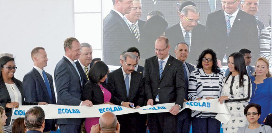 Acto. El presidente Danilo Medina dejó en operación la nueva planta generará oportunidades de empleos para la población cercana.
