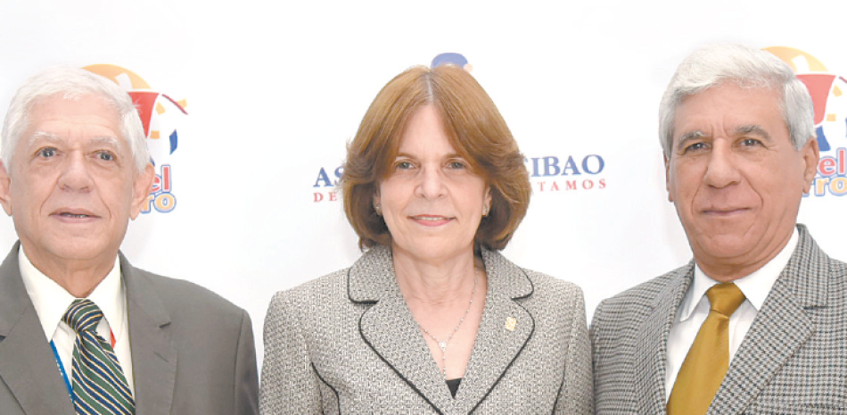 José Santiago Reino, Yolanda Guzmán y Rafael Genao.