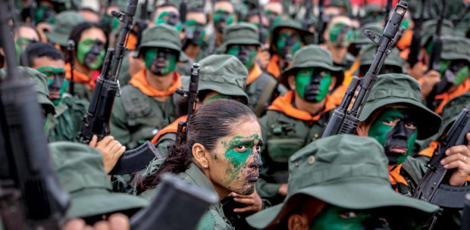 Homenaje. Tropas participan en un acto para conmemorar el día de la Batalla de Carabobo y el Día del Ejército Bolivariano, el sábado pasado.