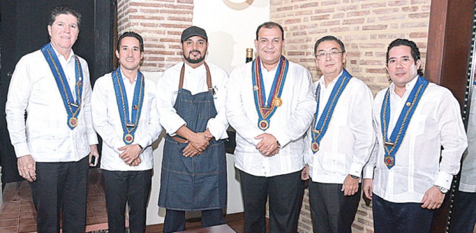 Luis Ros, Manuel Gómez, Saverio Stassi, Sergio Ottato, Manabo Yajima y Gustavo Gómez.