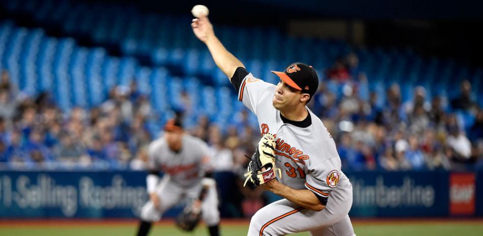 Ubaldo Jiménez, de los Orioles, realiza un lanzamiento durante su actuación de anoche frente a los Azulejos de Toronto a los que blanqueó durante ocho entradas.