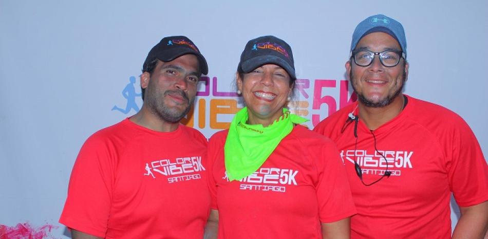 Oscar Guzmán, Alexandra Matos de Purcell y José López.